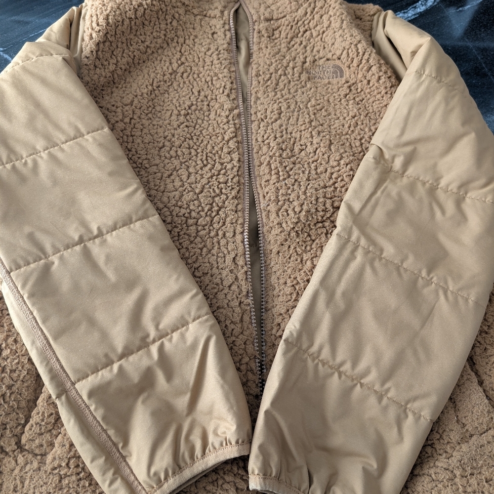 The North Face Reversible Tan Puffer Jacket with Fleece - Picture 3 of 4